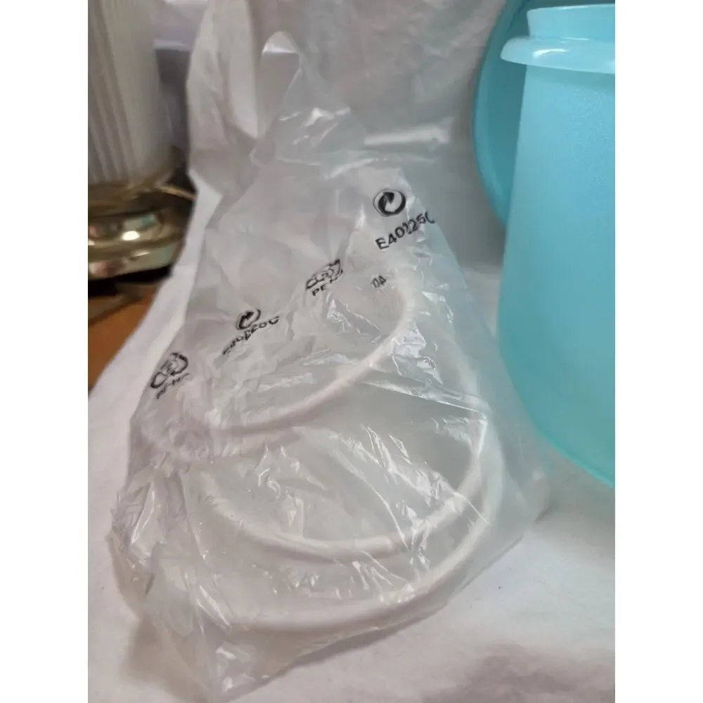 NEW Tupperware Teal stacking canister with White Carry Handle 14¼ cup 3.4 L
